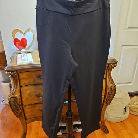 Chico's Zenergy size 2 (12/ Large) Black Boot Cut Legging - Picture 3 of 6